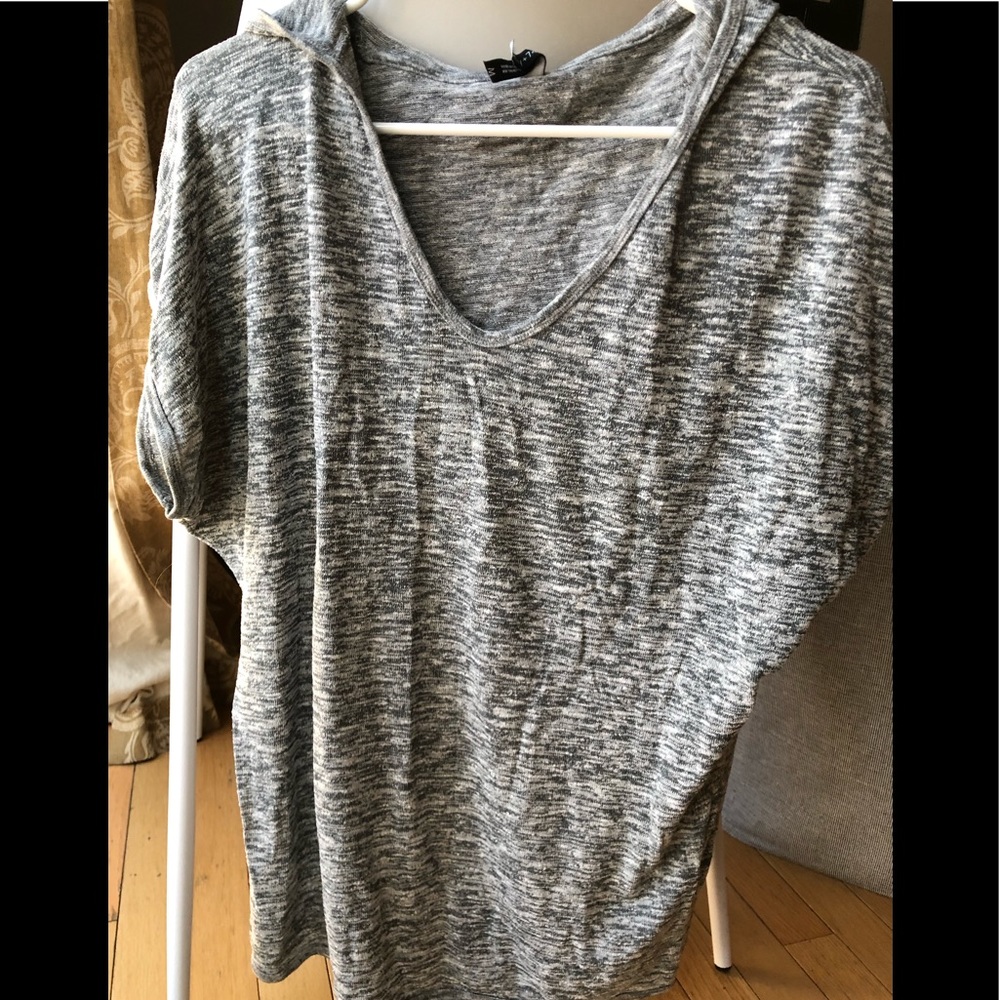 Stitch fix comfy hooded tshirt